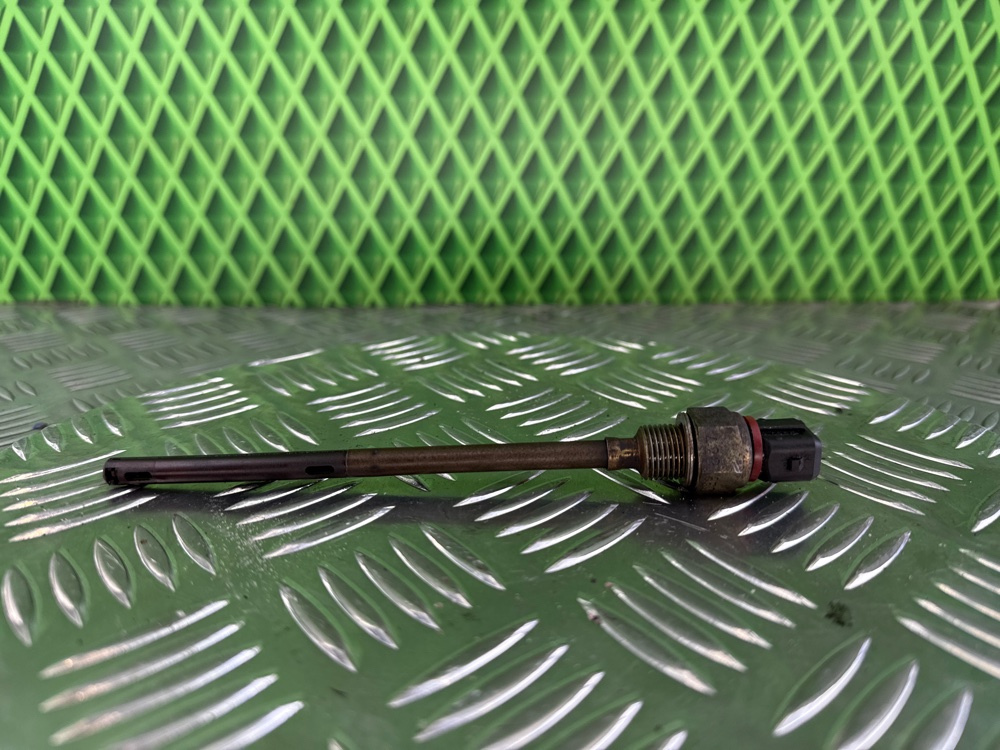 Датчик уровня масла Renault Megane 2 K4M812 1.6 113 Л.С. (б/у)