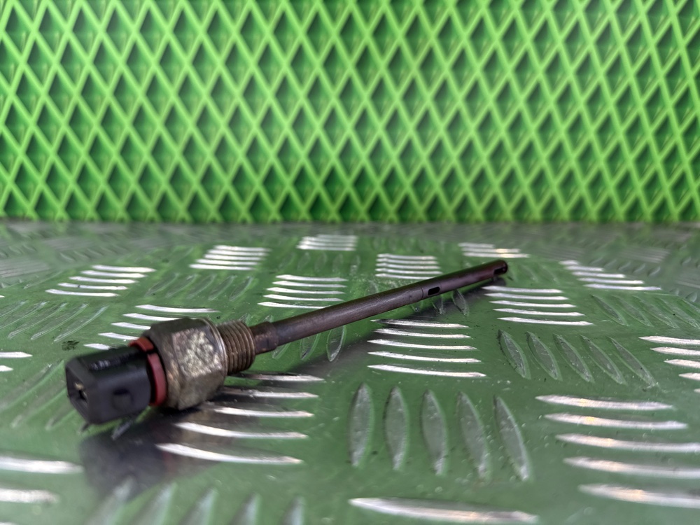 Датчик уровня масла Renault Megane 2 K4M812 1.6 113 Л.С. (б/у)