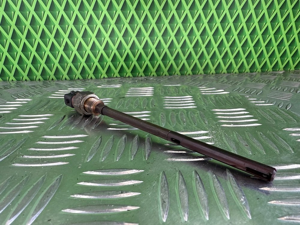 Датчик уровня масла Renault Megane 2 K4M812 1.6 113 Л.С. (б/у)