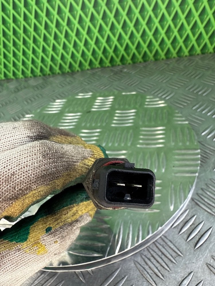 Датчик уровня масла Renault Megane 2 K4M812 1.6 113 Л.С. (б/у)