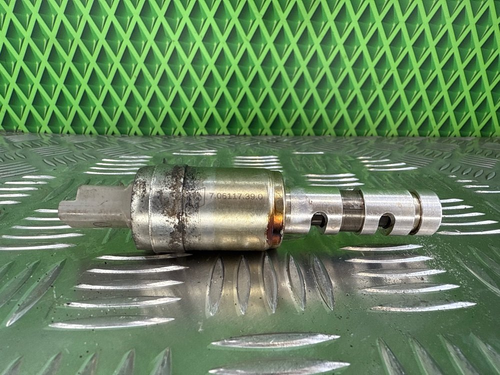 Клапан изменения фаз ГРМ Renault Megane 2 K4M812 1.6 113 Л.С. (б/у)