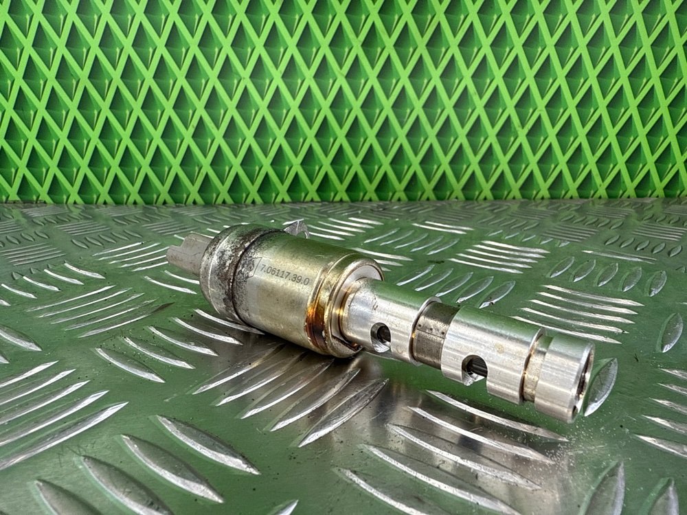 Клапан изменения фаз ГРМ Renault Megane 2 K4M812 1.6 113 Л.С. (б/у)