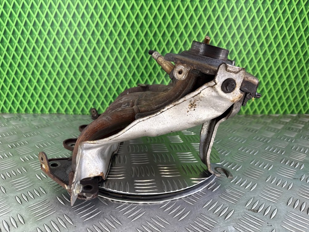 Коллектор выпускной Renault Megane 2 K4M812 1.6 113 Л.С. (б/у) Коллектор выпускной Renault Megane 2 K4M812 1.6 113 Л.С. (б/у)