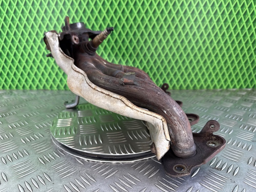 Коллектор выпускной Renault Megane 2 K4M812 1.6 113 Л.С. (б/у) Коллектор выпускной Renault Megane 2 K4M812 1.6 113 Л.С. (б/у)