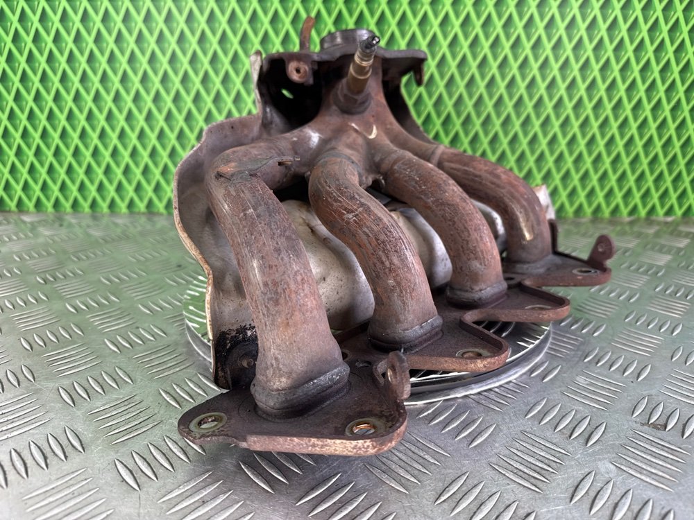 Коллектор выпускной Renault Megane 2 K4M812 1.6 113 Л.С. (б/у) Коллектор выпускной Renault Megane 2 K4M812 1.6 113 Л.С. (б/у)