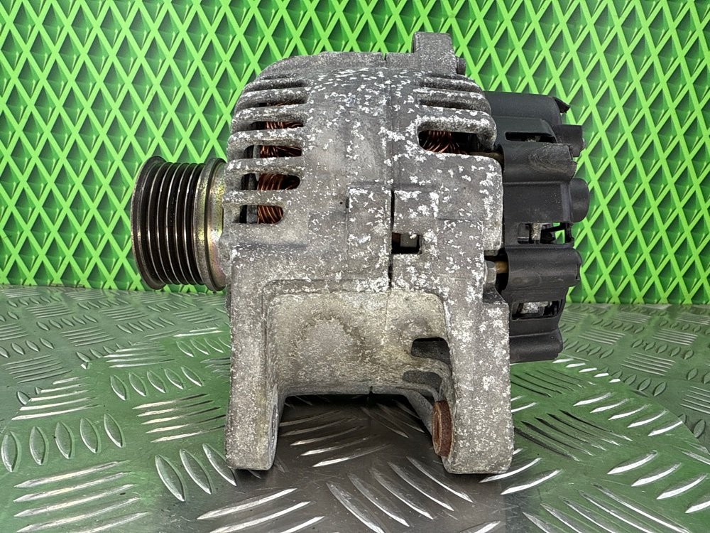 Генератор Renault Laguna 2 K4M716 1.6 113 Л.С. (б/у) Генератор Renault Laguna 2 K4M716 1.6 113 Л.С. (б/у)