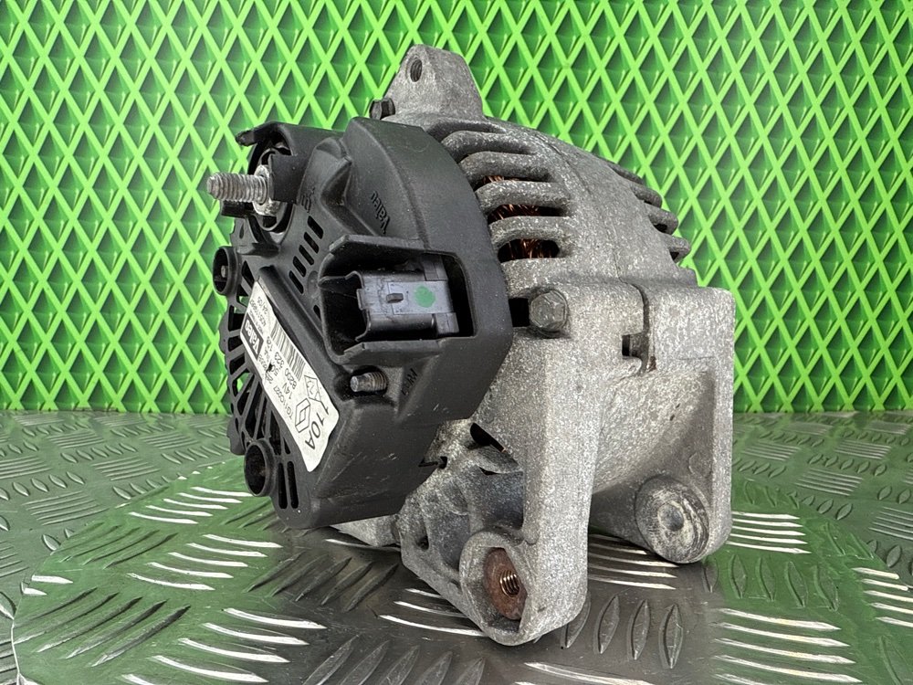 Генератор Renault Laguna 2 K4M716 1.6 113 Л.С. (б/у) Генератор Renault Laguna 2 K4M716 1.6 113 Л.С. (б/у)