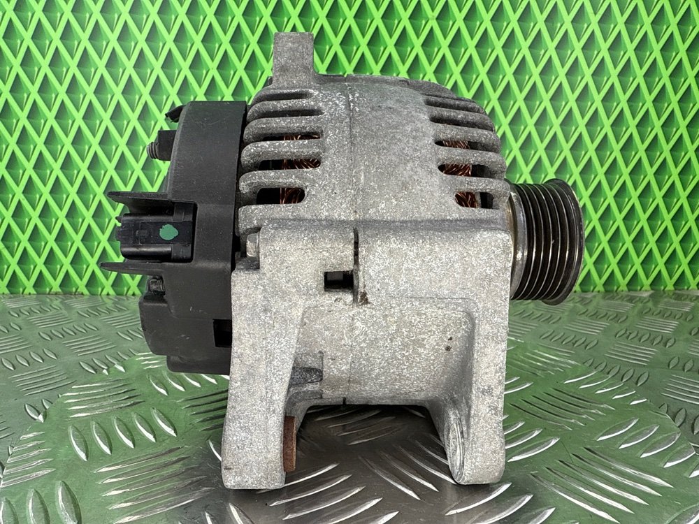 Генератор Renault Laguna 2 K4M716 1.6 113 Л.С. (б/у) Генератор Renault Laguna 2 K4M716 1.6 113 Л.С. (б/у)