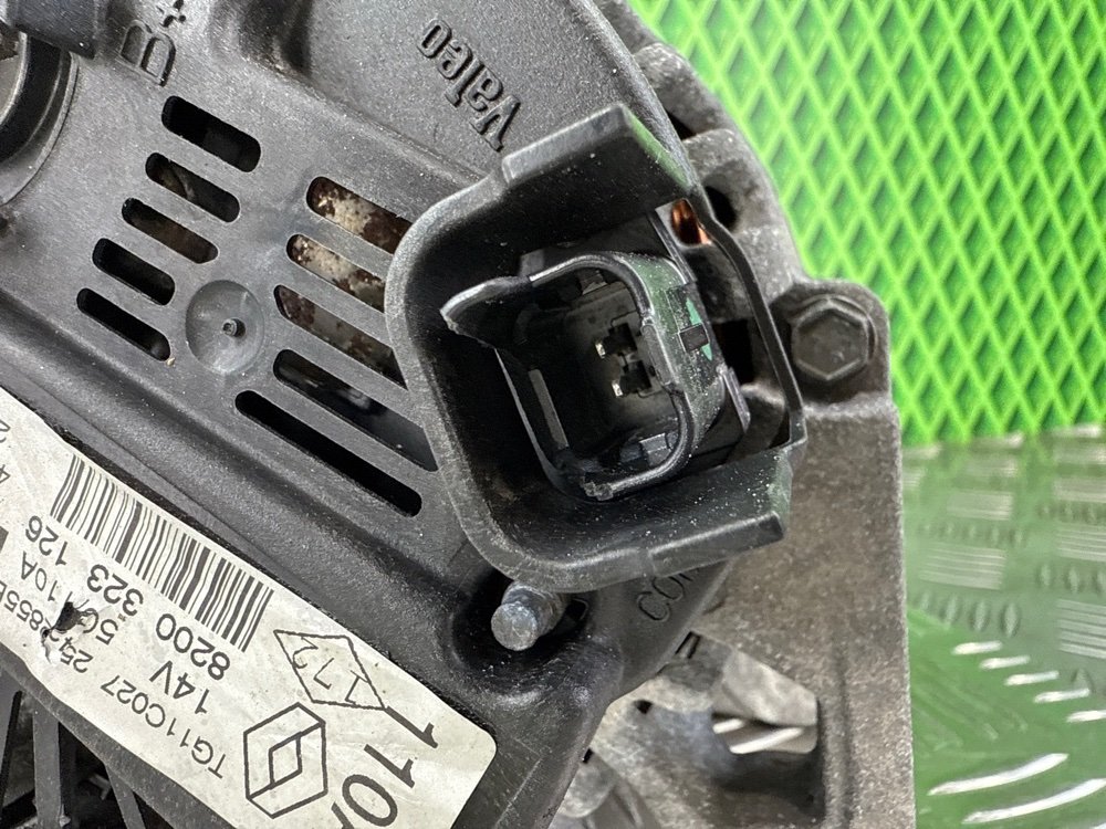 Генератор Renault Laguna 2 K4M716 1.6 113 Л.С. (б/у) Генератор Renault Laguna 2 K4M716 1.6 113 Л.С. (б/у)