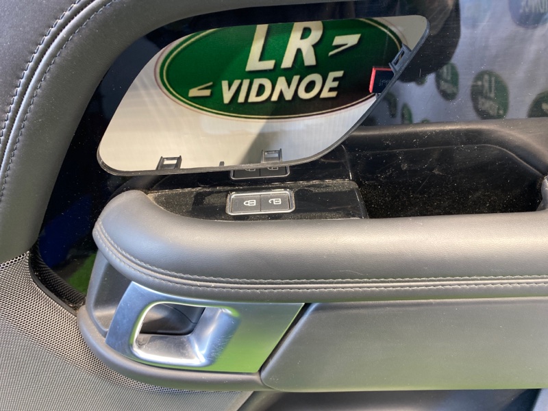 Обшивка двери передняя правая Land Rover Range Rover L405 AJ20D6