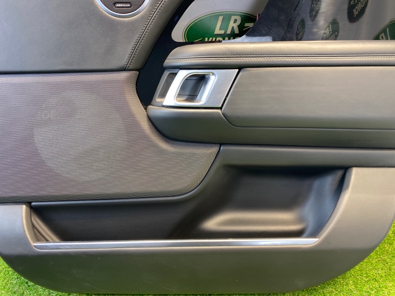 Обшивка двери передняя правая Range Rover 2021 L405 AJ20D6