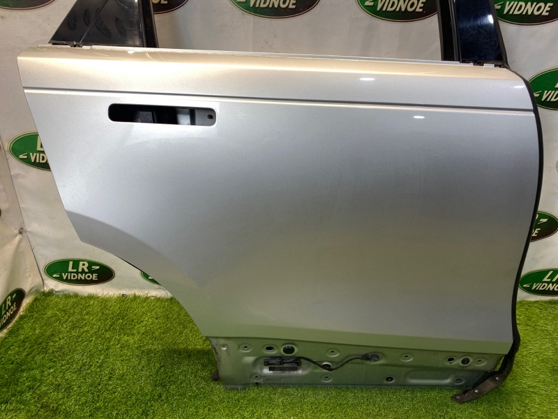 Дверь задняя правая Range Rover Velar 2018 L560 306PS