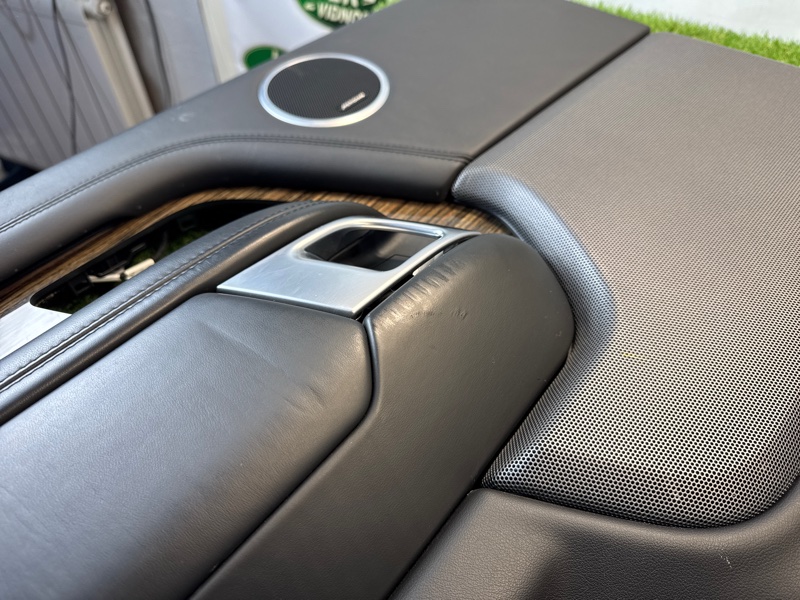 Обшивка двери передняя левая Range Rover 2018 L405 448DT