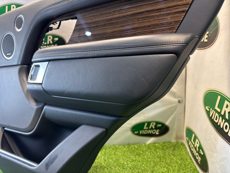 Обшивка двери задняя правая Range Rover 2018 L405 448DT