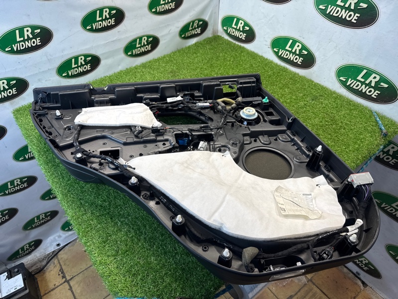 Обшивка двери задняя правая Range Rover 2018 L405 448DT