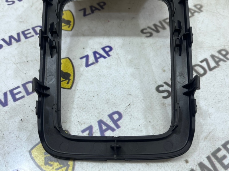 Парящая панель Volvo S80 B5254T 2010 (б/у) Парящая панель Volvo S80 B5254T 2010 (б/у)