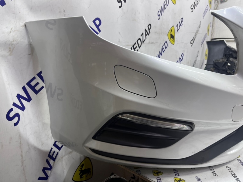 Бампер R-design передний S60 2015 B4164T