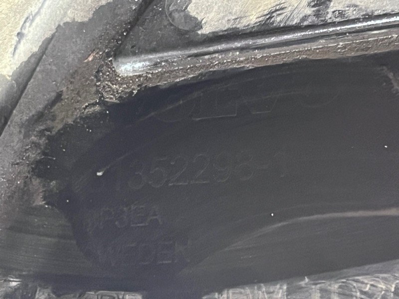 Бампер R-design передний S60 2015 B4164T