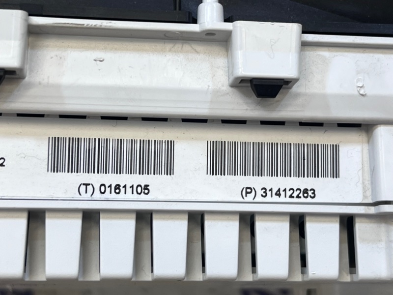 Панель приборная TFT S60 2014 B6304T4
