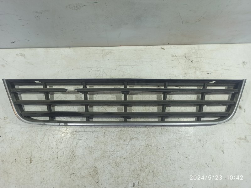 Решетка бампера передняя Volkswagen Passat 2005-2011 B6 БУ