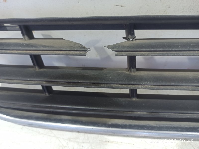 Решетка бампера передняя Volkswagen Passat B6
