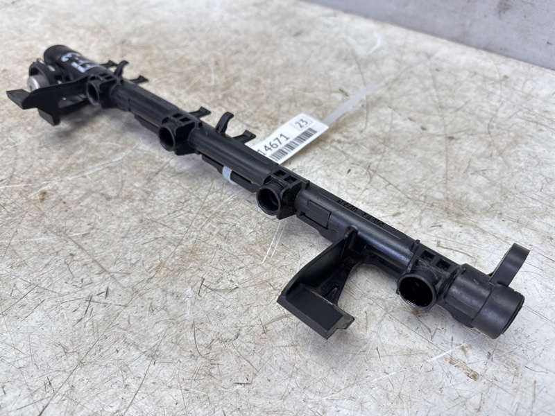 Рампа топливная FOCUS 2014 хетчбэк 1.6L Duratec Ti-VCT (105PS) - Sigma