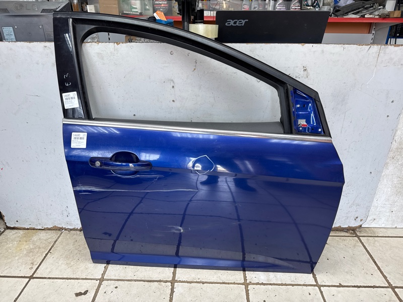 Дверь передняя правая FORD FOCUS 2014 хетчбэк 1.6L Duratec Ti-VCT (105PS) - Sigma контрактная