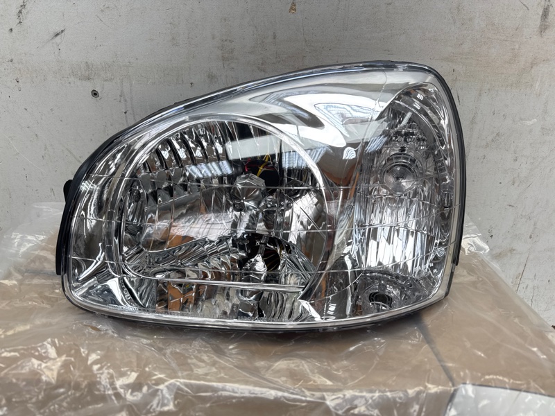 Фара передняя левая Hyundai Santa Fe 2000-2012 новая