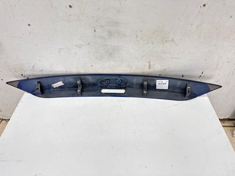 Накладка крышки багажника ручка FOCUS 2014 хетчбэк 1.6L Duratec Ti-VCT (105PS) - Sigma