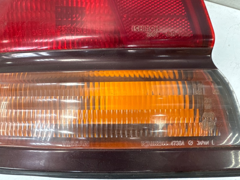 Фонарь задний левый Nissan Maxima A32