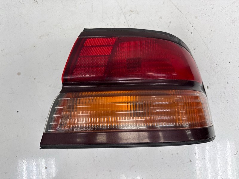Фонарь задний правый Nissan Maxima 1994-2000 A32 БУ