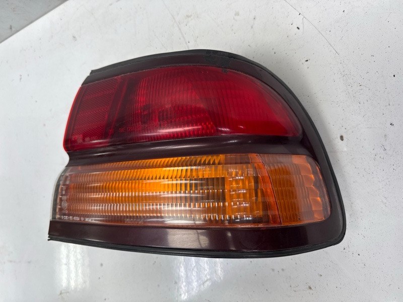 Фонарь задний правый Maxima 1994-2000 A32