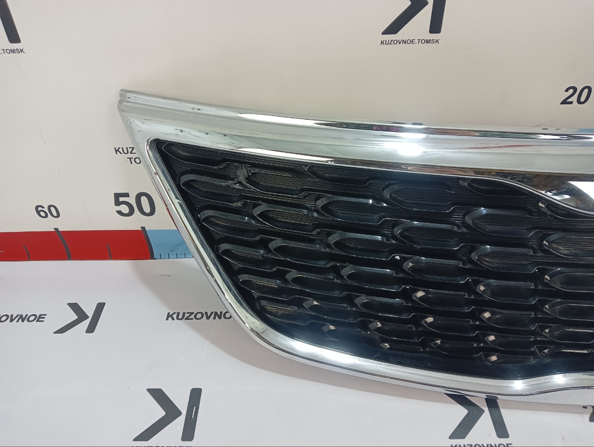 Решетка радиатора Kia Sorento XM D4HA