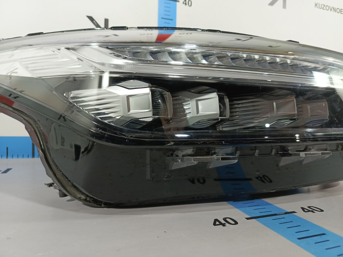 Фара передняя правая VX 2020- SQRF4J20C