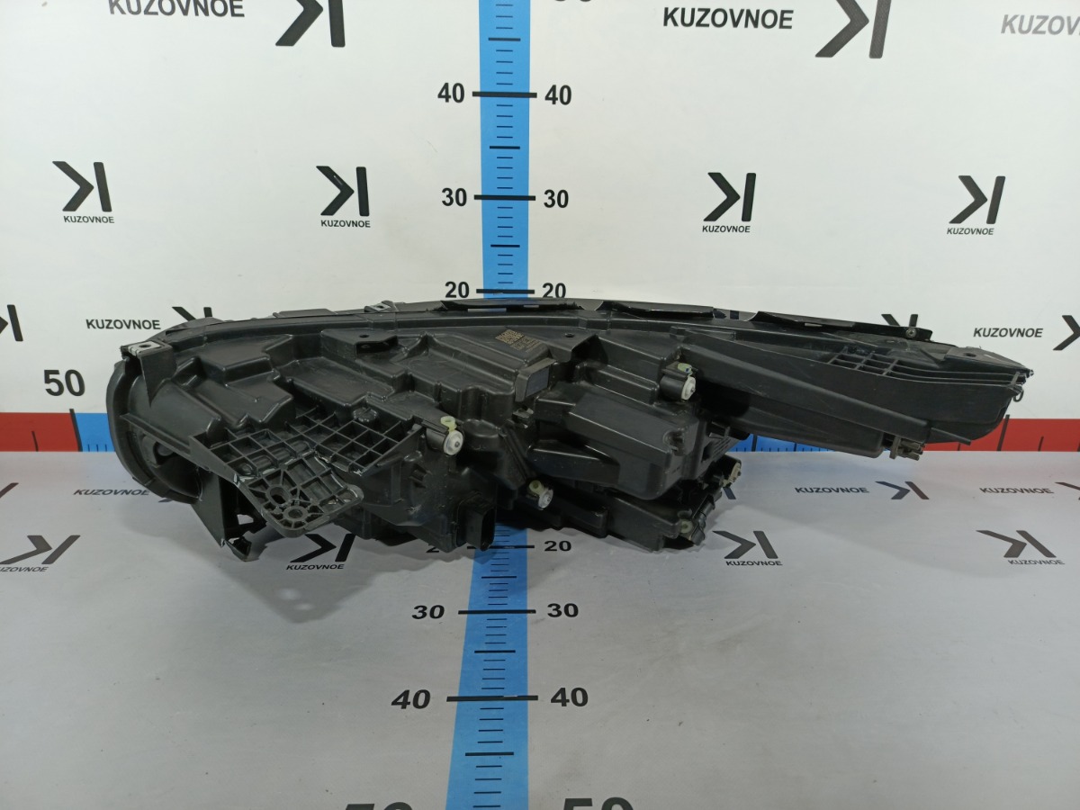 Фара передняя правая VX 2020- SQRF4J20C