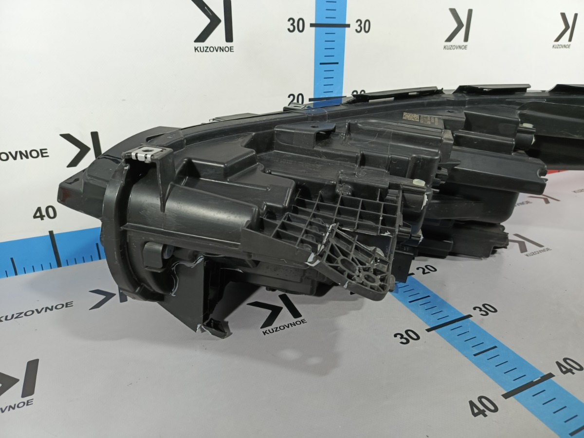 Фара передняя правая VX 2020- SQRF4J20C