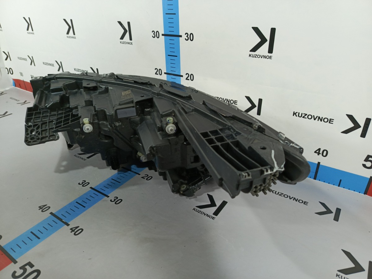 Фара передняя правая VX 2020- SQRF4J20C