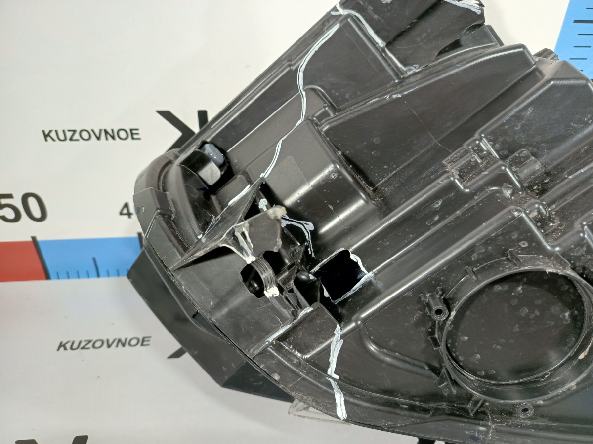 Фара передняя правая VX 2020- SQRF4J20C