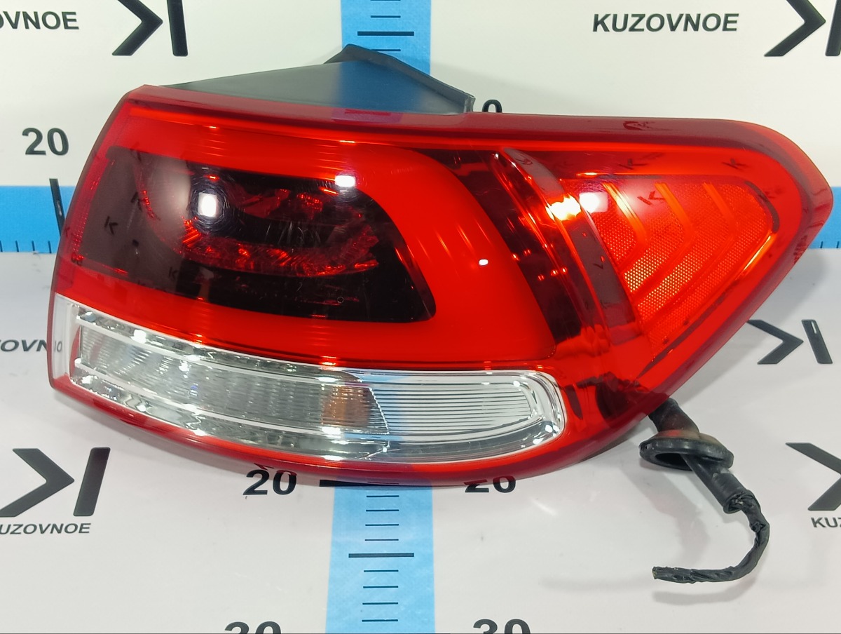 Фонарь (Стоп Сигнал) задний правый Sorento 2015 UM D4HA