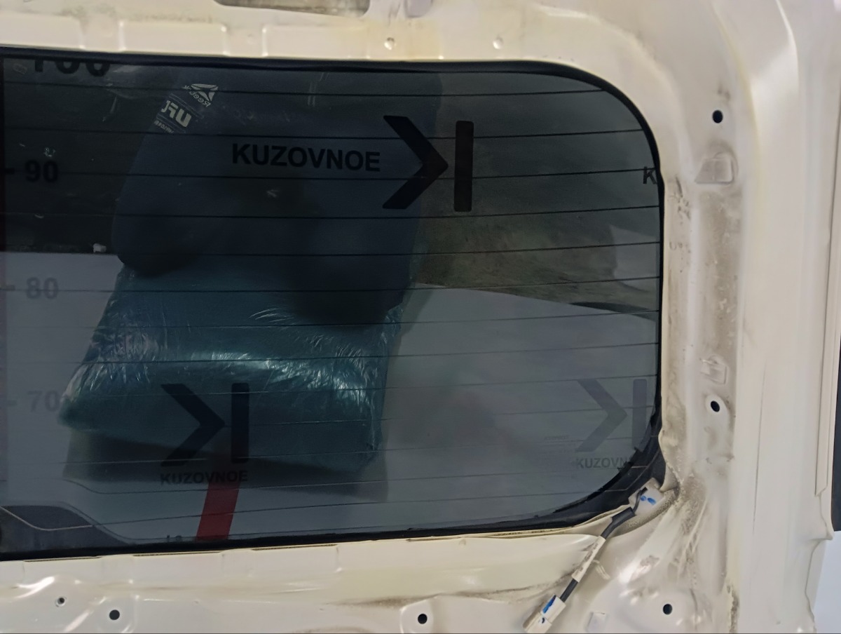 Стекло заднее Fortuner 2021 1GDFTV