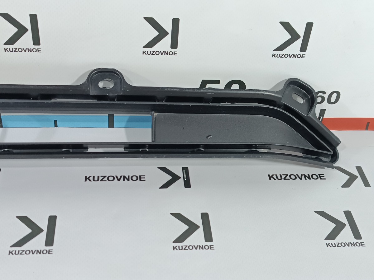 Решетка в бампер Land Cruiser J300