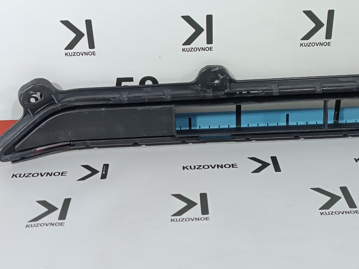 Решетка в бампер Land Cruiser J300