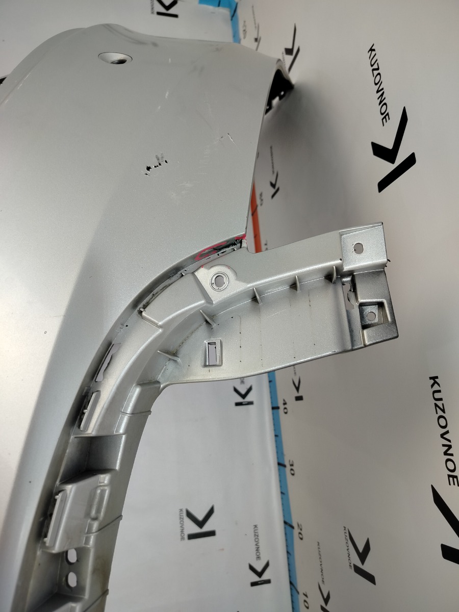 Бампер Kia Carnival YP D4HB 2015 перед. (б/у) Бампер Kia Carnival YP D4HB 2015 перед. (б/у)