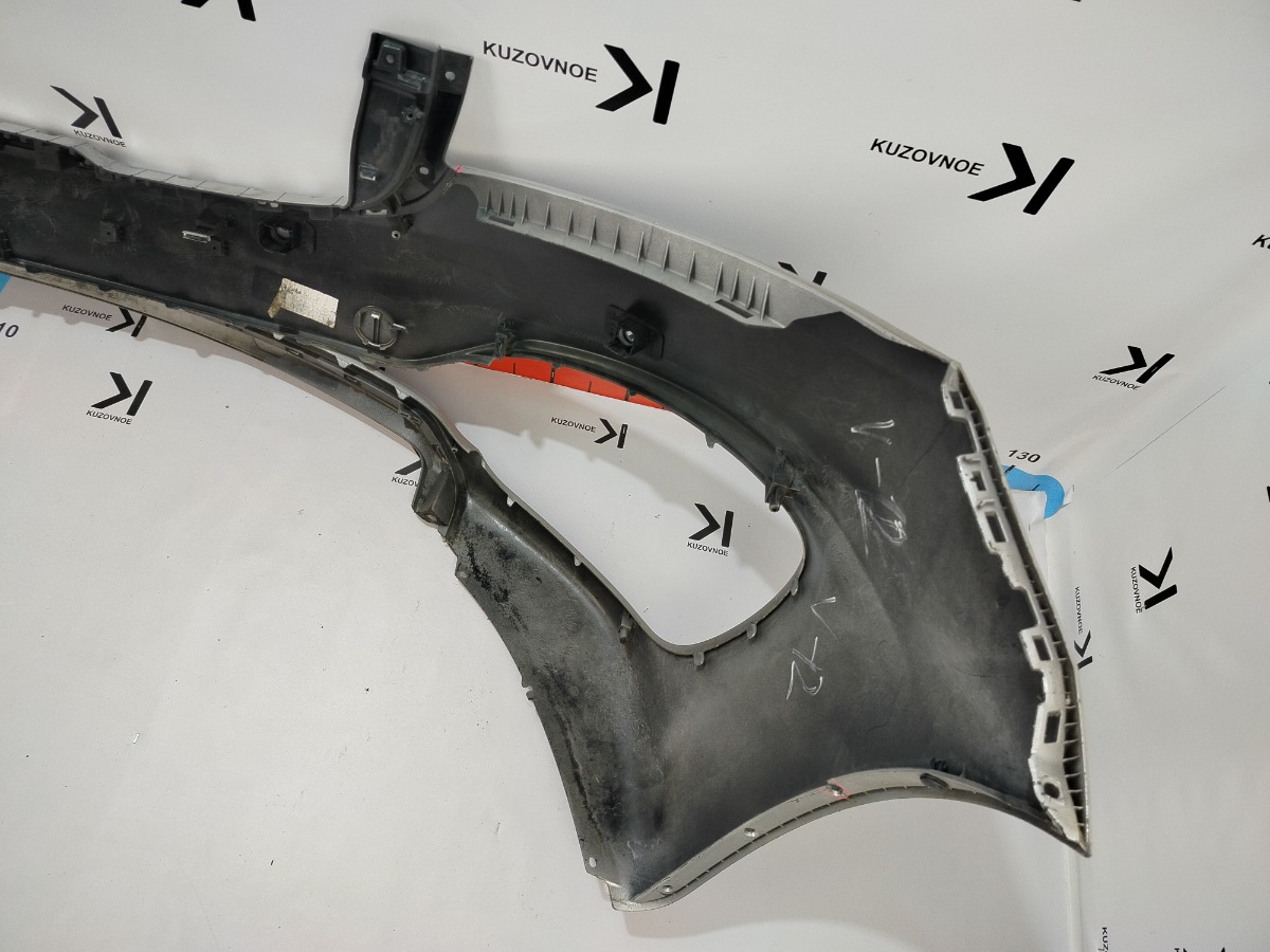 Бампер Kia Carnival YP D4HB 2015 перед. (б/у) Бампер Kia Carnival YP D4HB 2015 перед. (б/у)