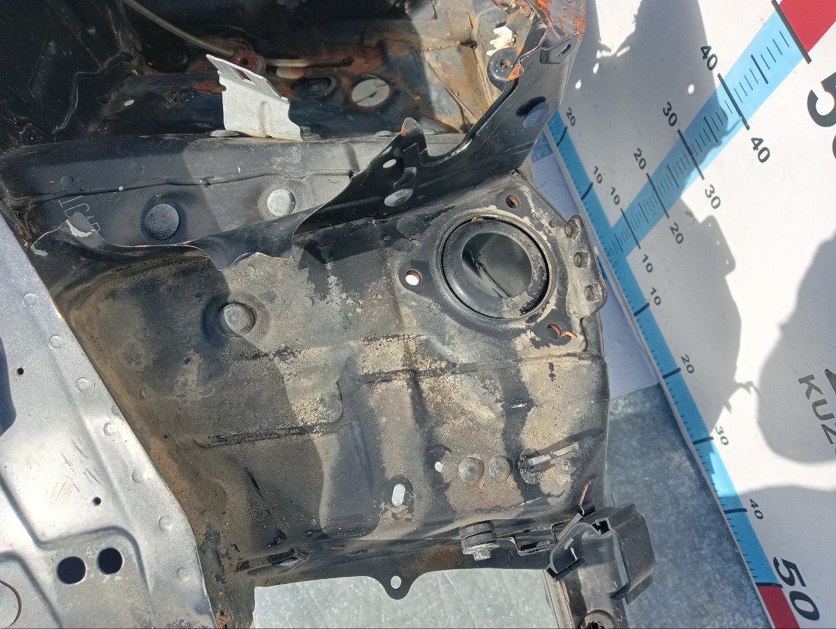 Лонжерон правый FX35 2009 S51 VQ35HR