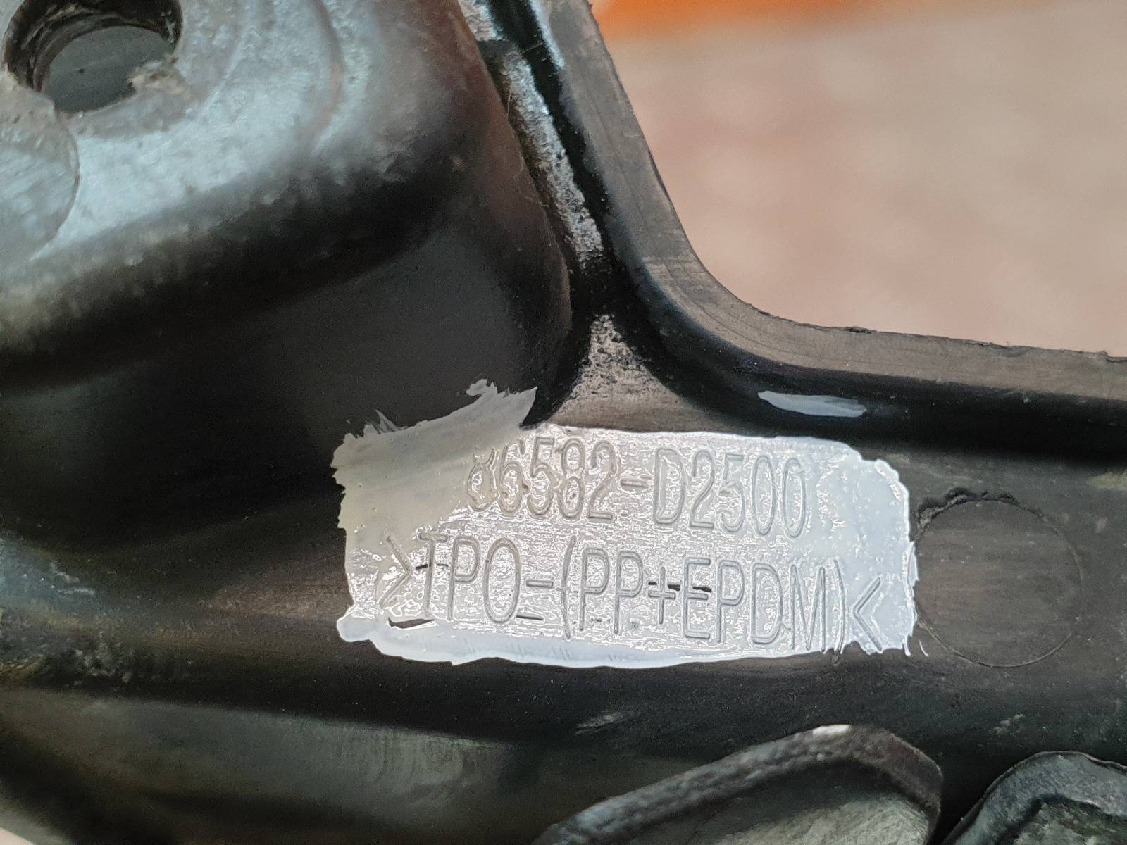 Кронштейн парктроника GENESIS G90 1 2019 перед. лев. (б/у) Кронштейн парктроника GENESIS G90 1 2019 перед. лев. (б/у)