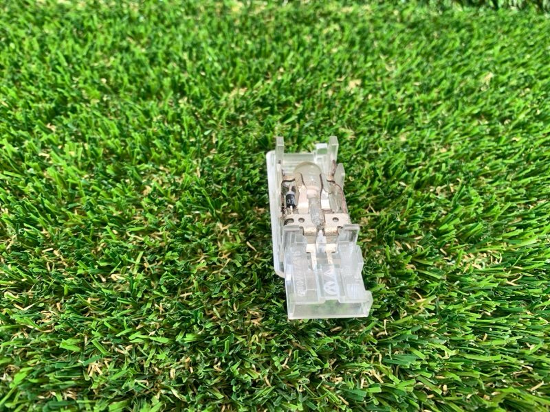 Плафон салонный Volkswagen Polo MK5 1.6 CFNA 2015 (б/у) Плафон салонный Volkswagen Polo MK5 1.6 CFNA 2015 (б/у)