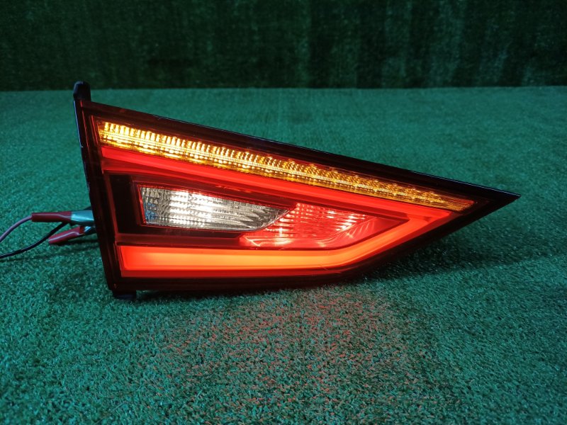 Фонарь задний внутренний левый A3 8V