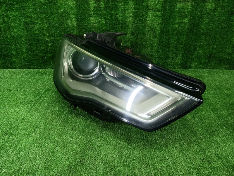 Фара правая A3 8V