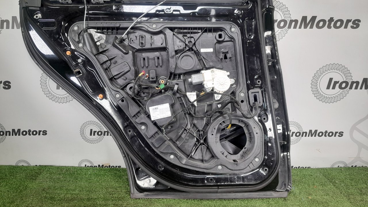 Дверь боковая задняя левая M-Class 2013 W166